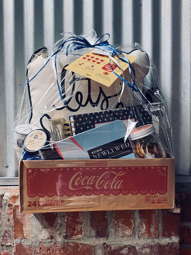 Being Newly Wed Book - Sentiments & Advice for New Couples